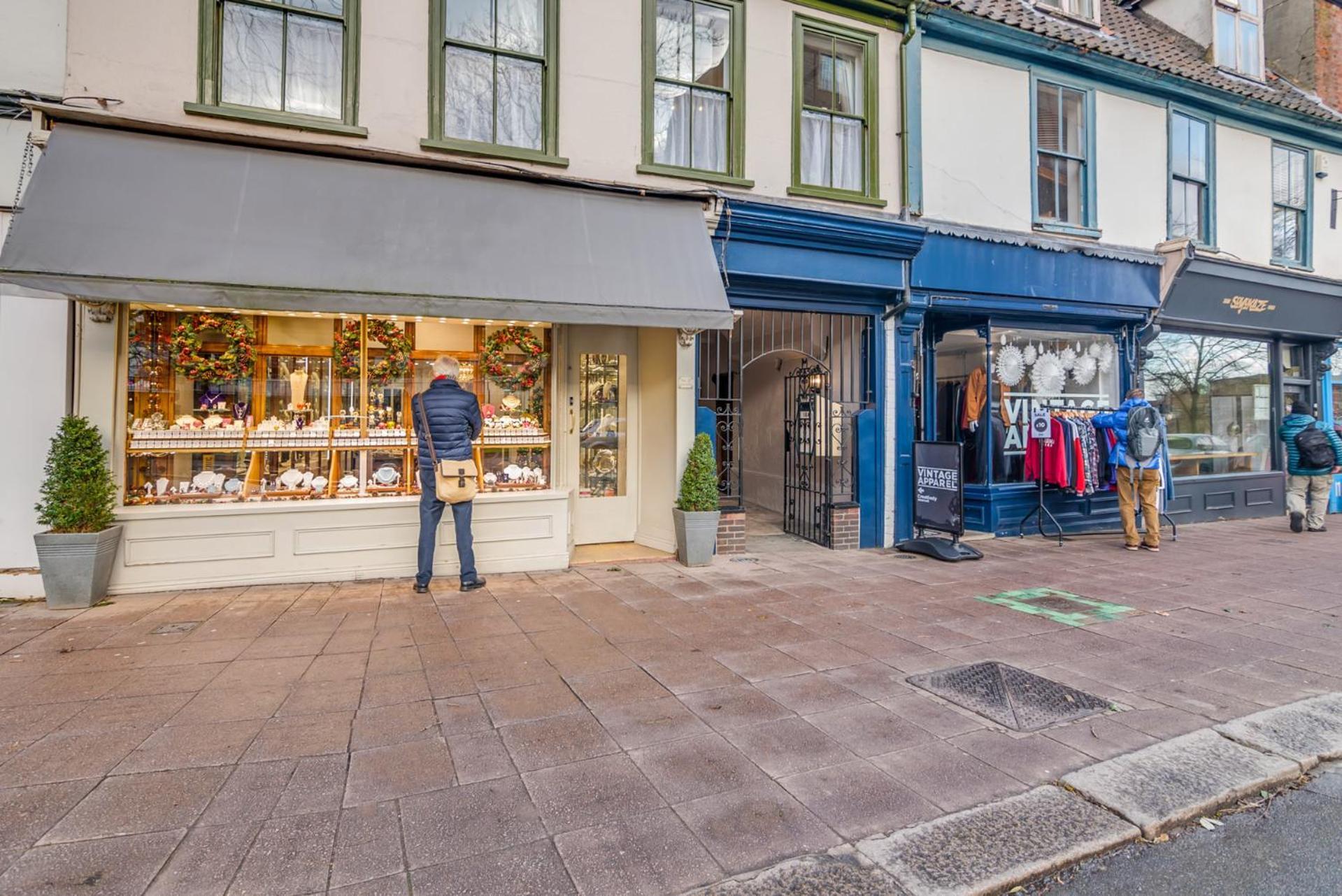 15a St Giles With Parking