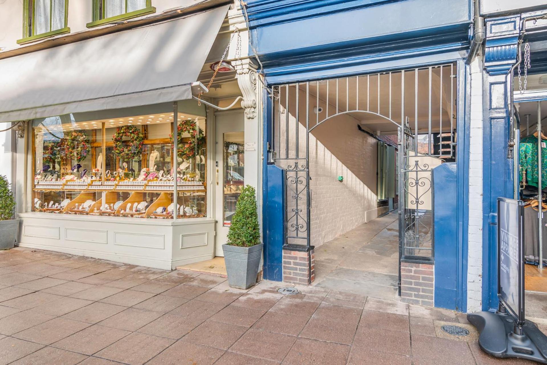 15a St Giles With Parking *