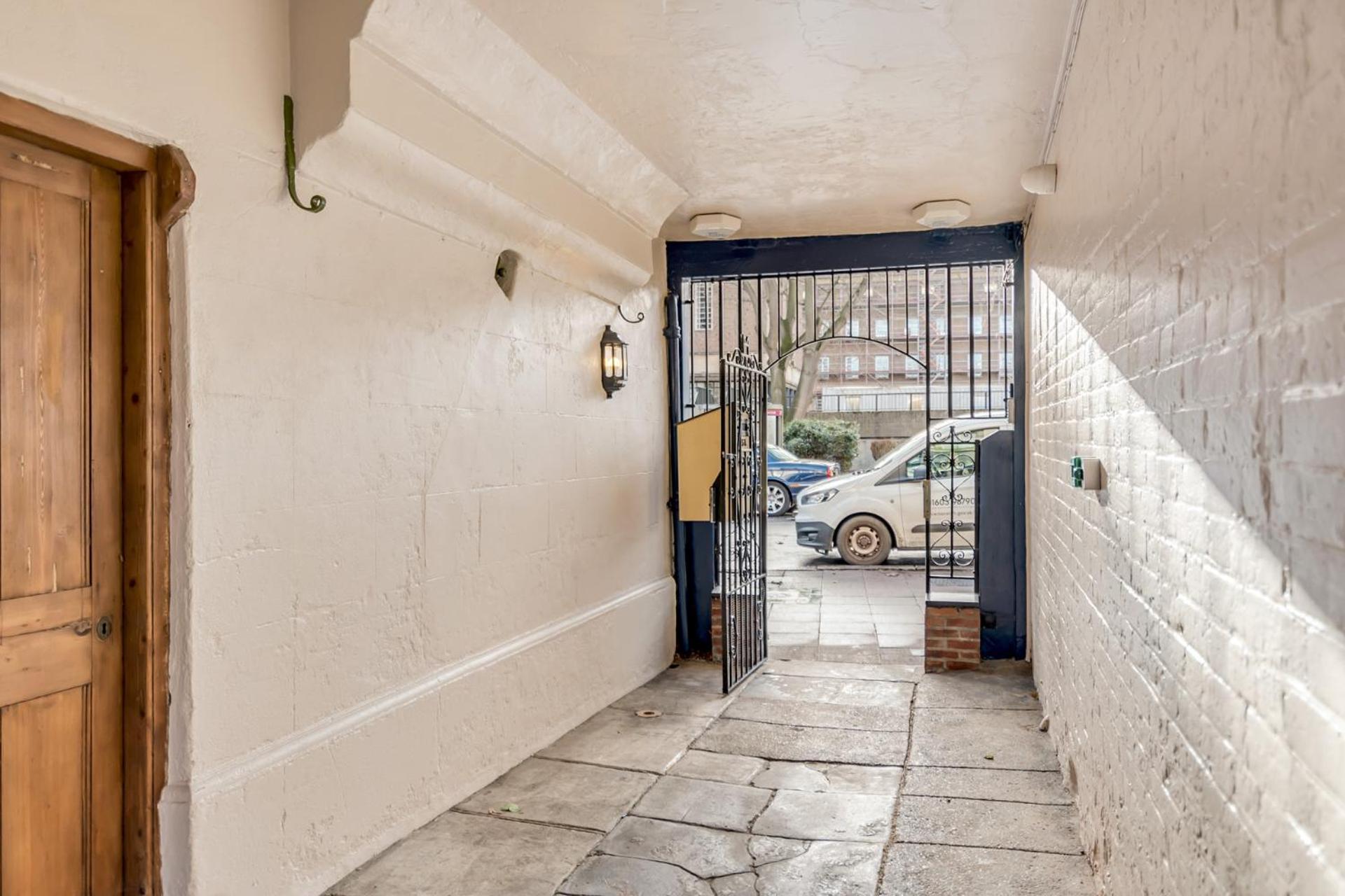 15a St Giles With Parking